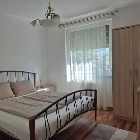 Apartmán 18 *